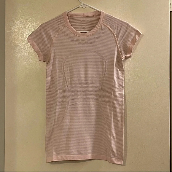 LULULEMON ATHLETICA Swiftly Tech Short Sleeve Silverescent Seamless Shirt - Picture 5 of 9